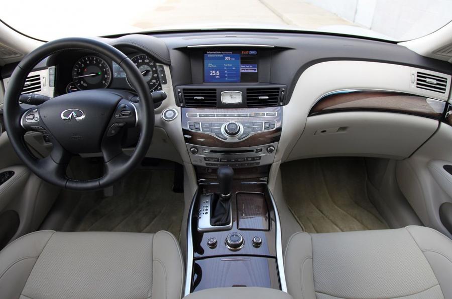  Infiniti M35h 2012 года  (фото 26 из 44)